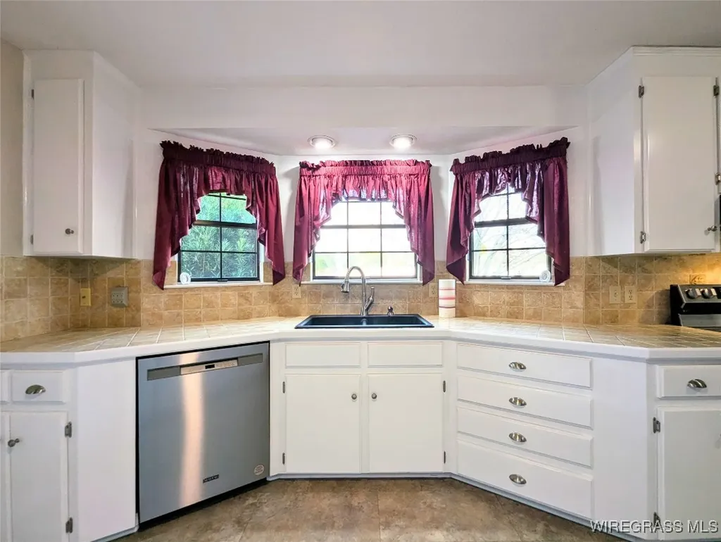 3117 Holland Road Newton AL 36352