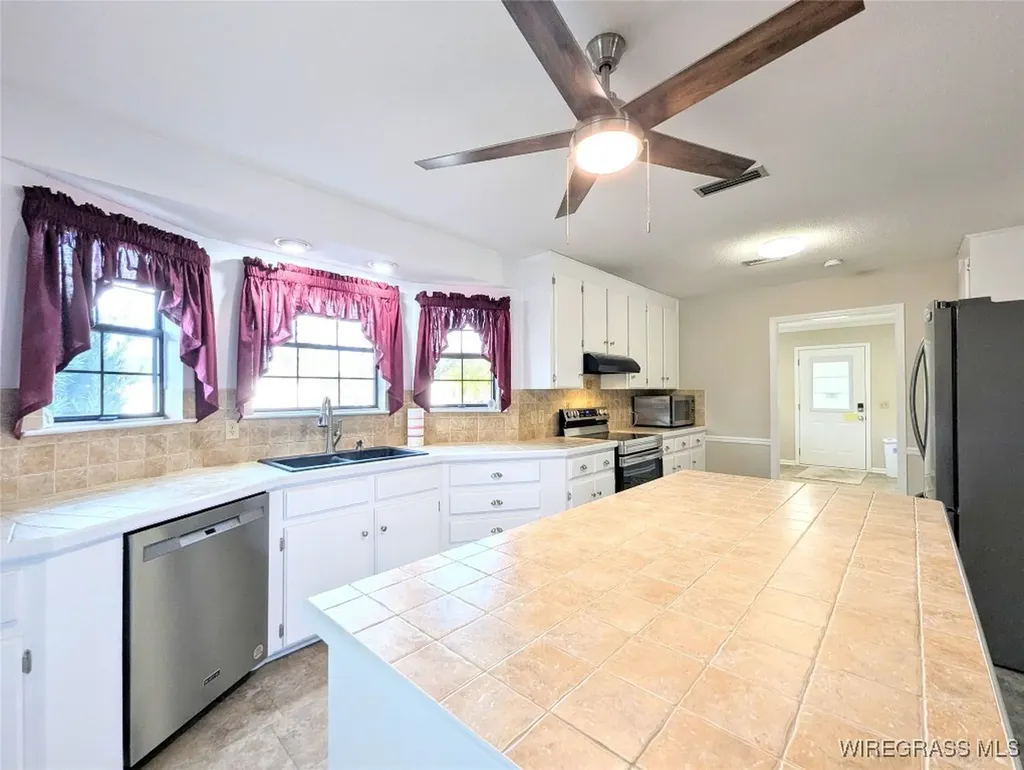 3117 Holland Road Newton AL 36352