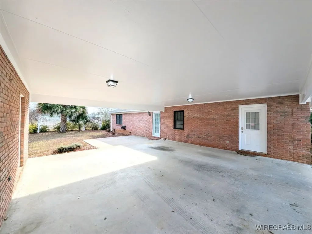 3117 Holland Road Newton AL 36352