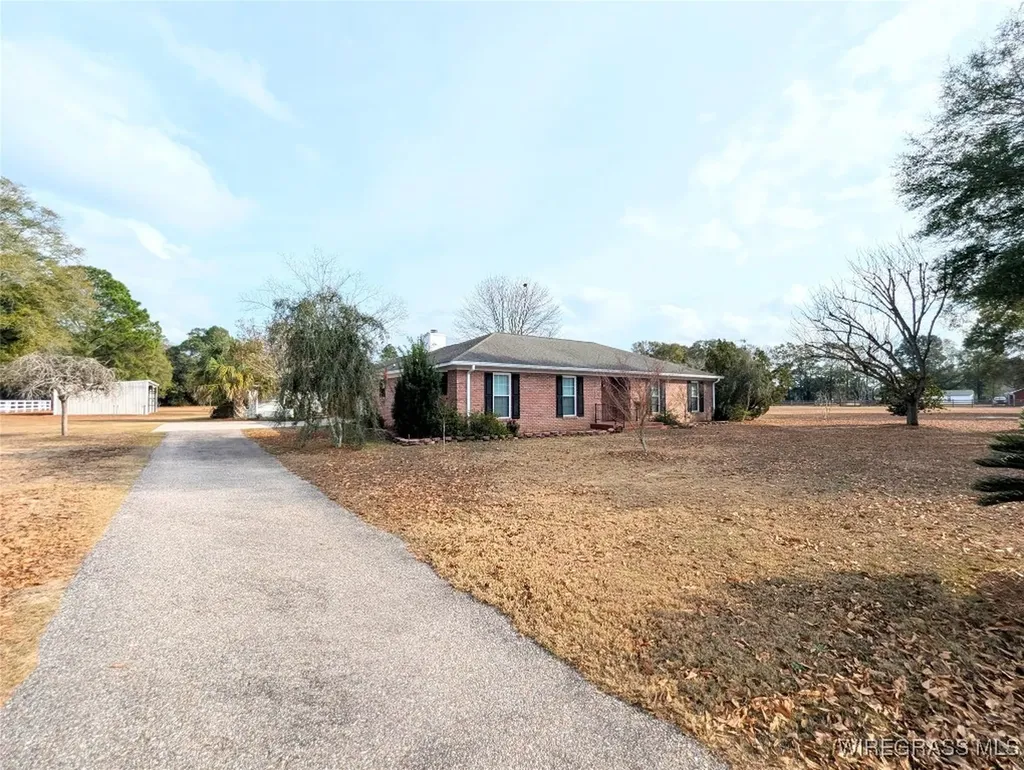 3117 Holland Road Newton AL 36352