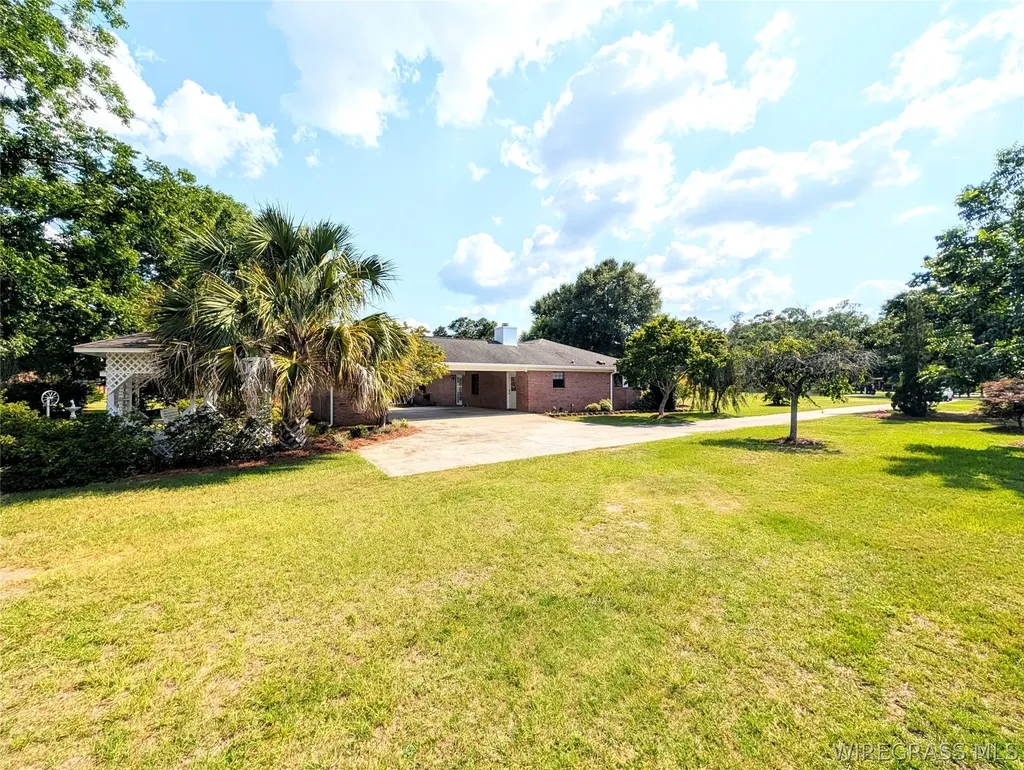3117 Holland Road Newton AL 36352