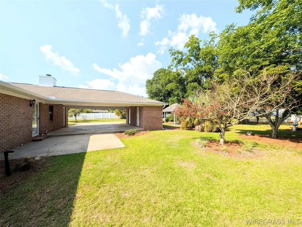 3117 Holland Road Newton AL 36352