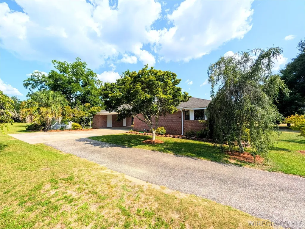 3117 Holland Road Newton AL 36352