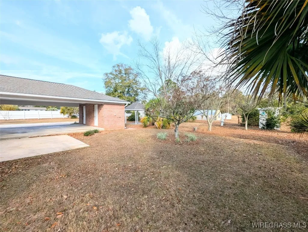 3117 Holland Road Newton AL 36352