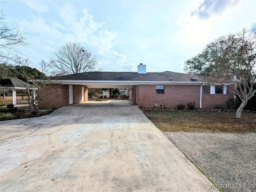 3117 Holland Road Newton AL 36352