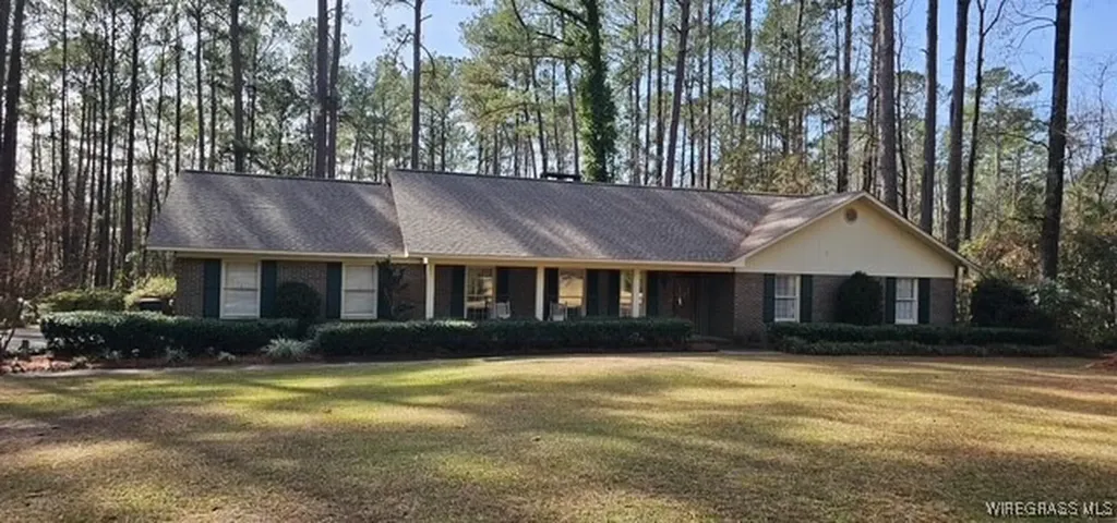 1538 E Roy Parker Road Ozark AL 36360