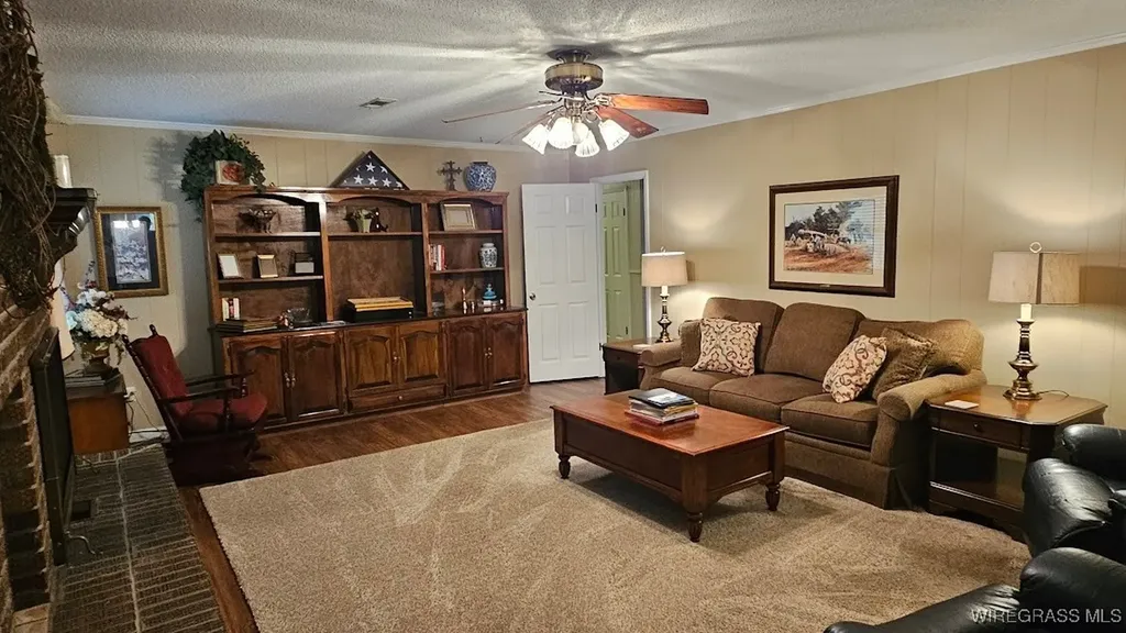 1538 E Roy Parker Road Ozark AL 36360