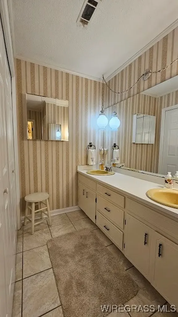 1538 E Roy Parker Road Ozark AL 36360