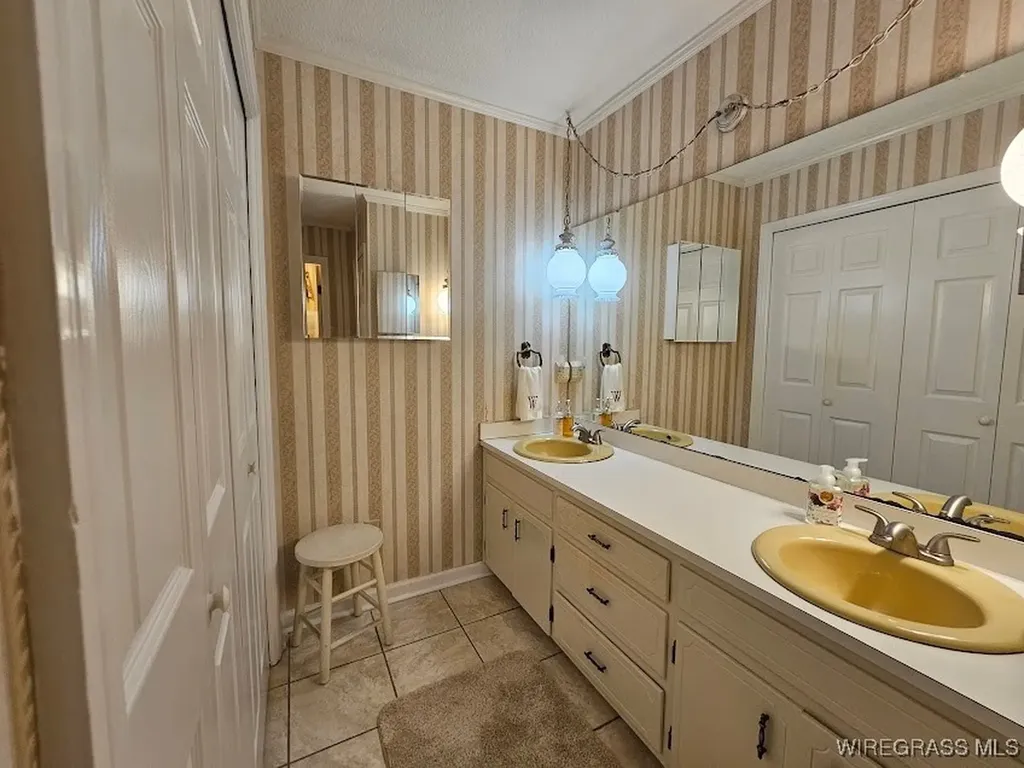 1538 E Roy Parker Road Ozark AL 36360