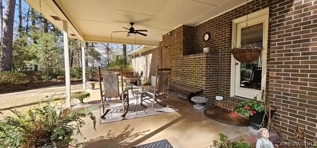 1538 E Roy Parker Road Ozark AL 36360