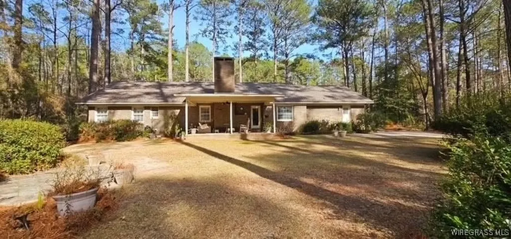 1538 E Roy Parker Road Ozark AL 36360