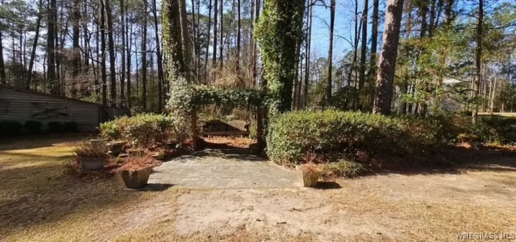 1538 E Roy Parker Road Ozark AL 36360