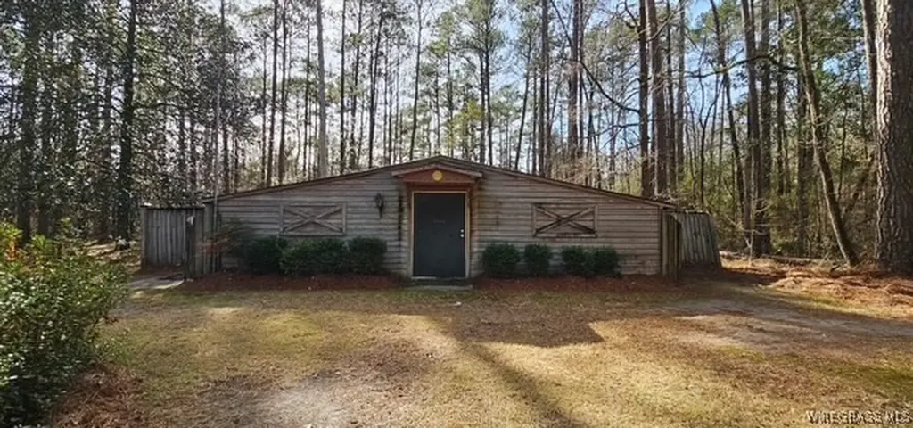 1538 E Roy Parker Road Ozark AL 36360