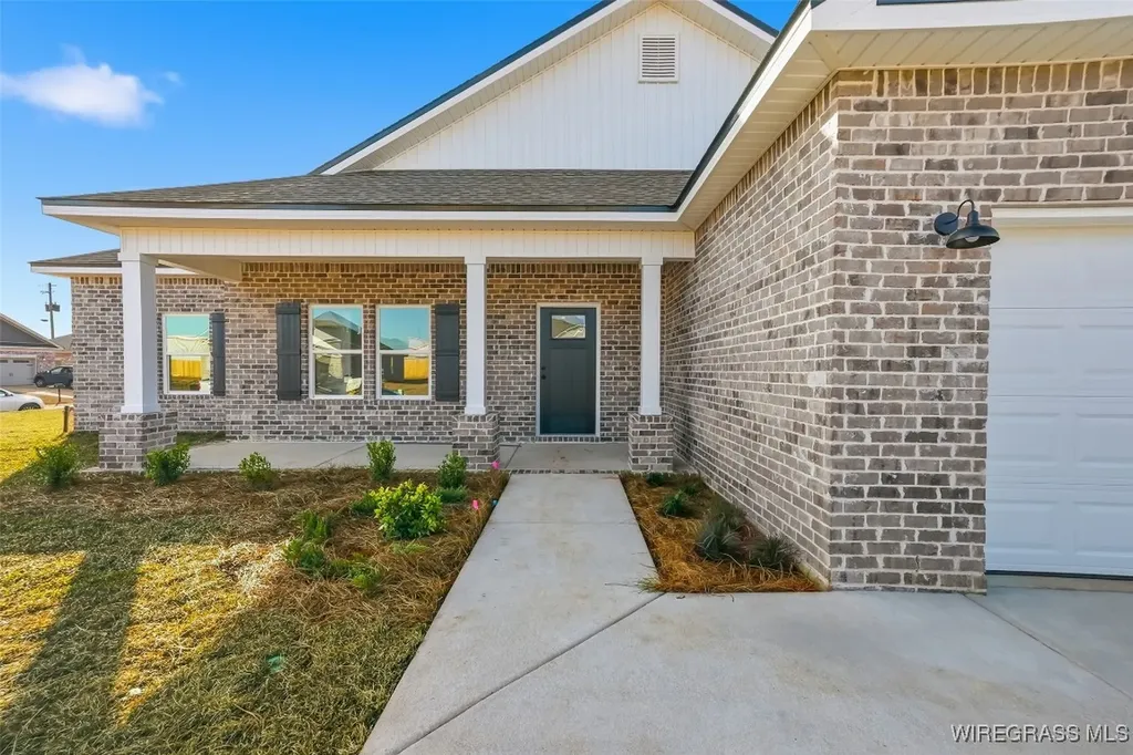 313 Thornbird Loop Enterprise AL 36330