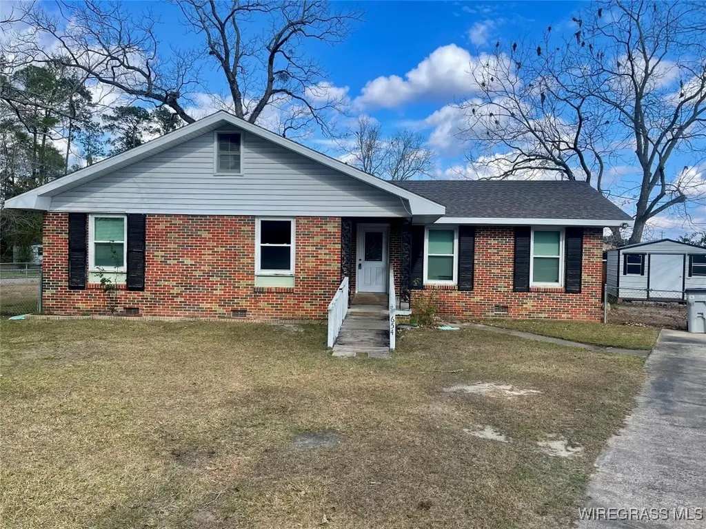 654 Claxton Avenue N Elba AL 36323