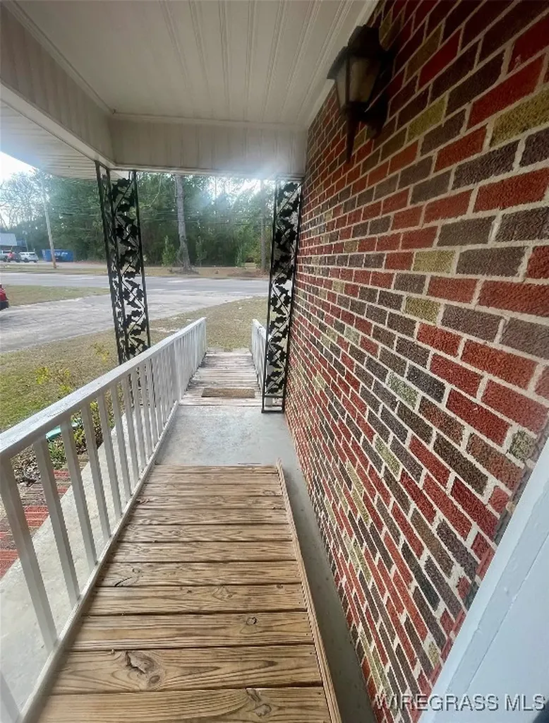 654 Claxton Avenue N Elba AL 36323