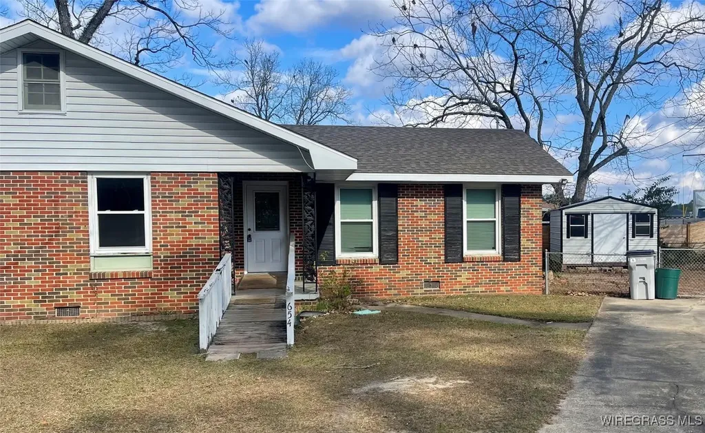 654 Claxton Avenue N Elba AL 36323