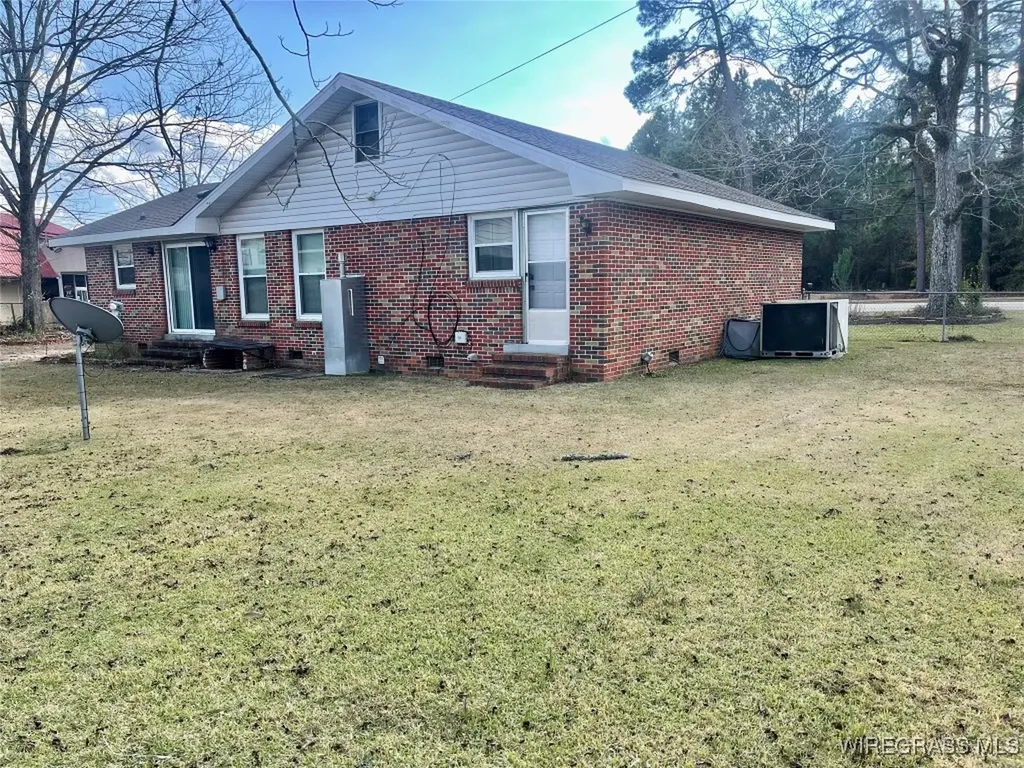 654 Claxton Avenue N Elba AL 36323