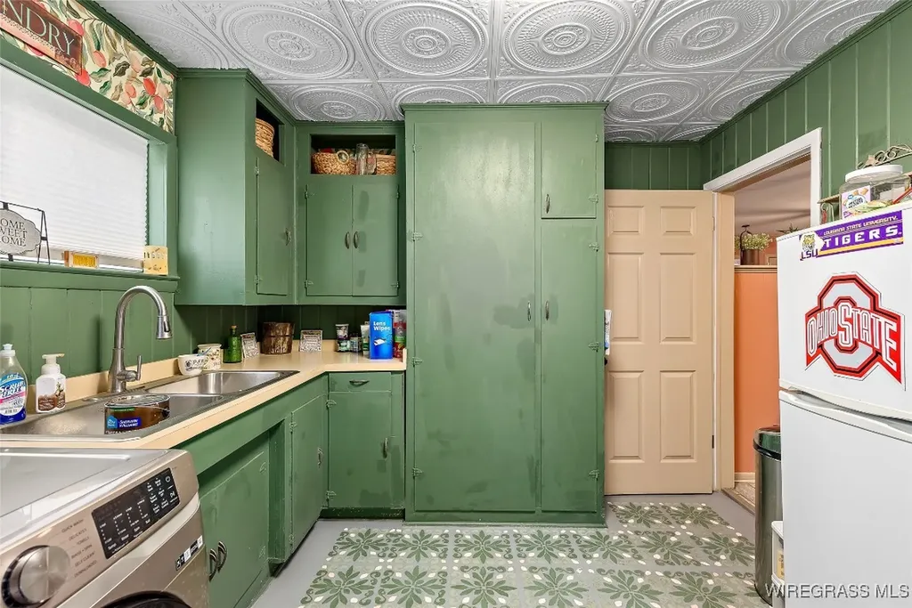 107 Forrest Street Headland AL 36345