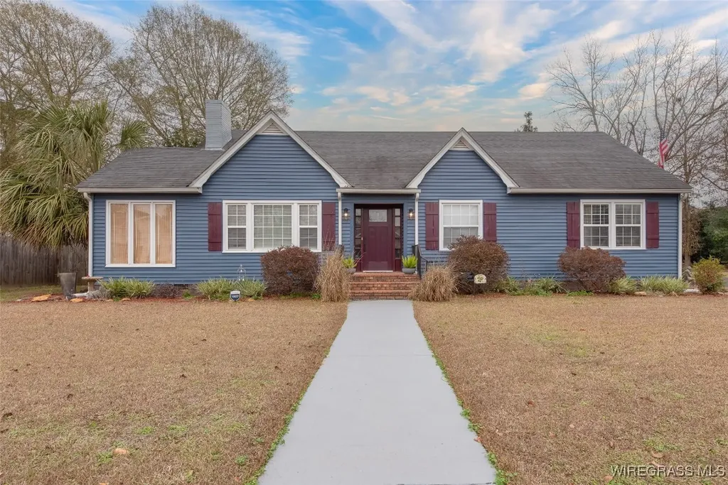 107 Forrest Street Headland AL 36345
