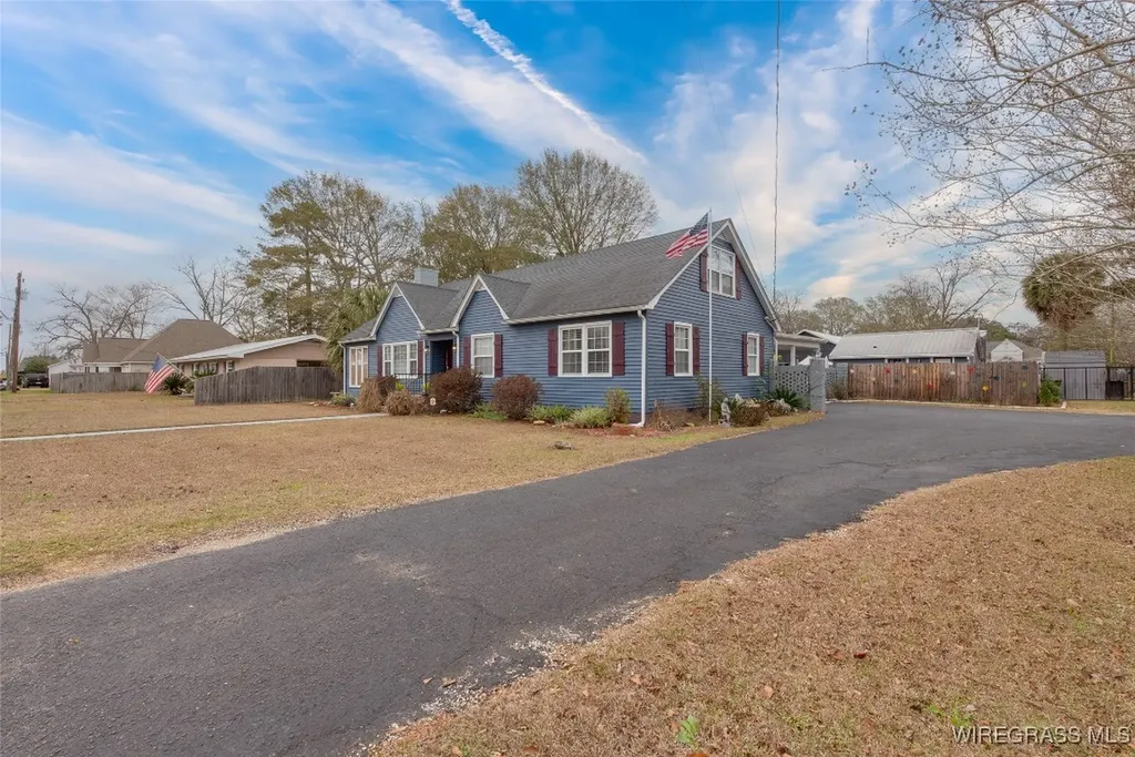 107 Forrest Street Headland AL 36345