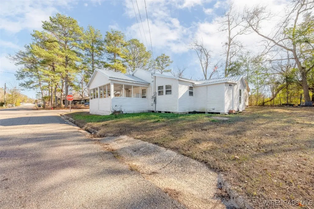 300 Bell Street Enterprise AL 36330