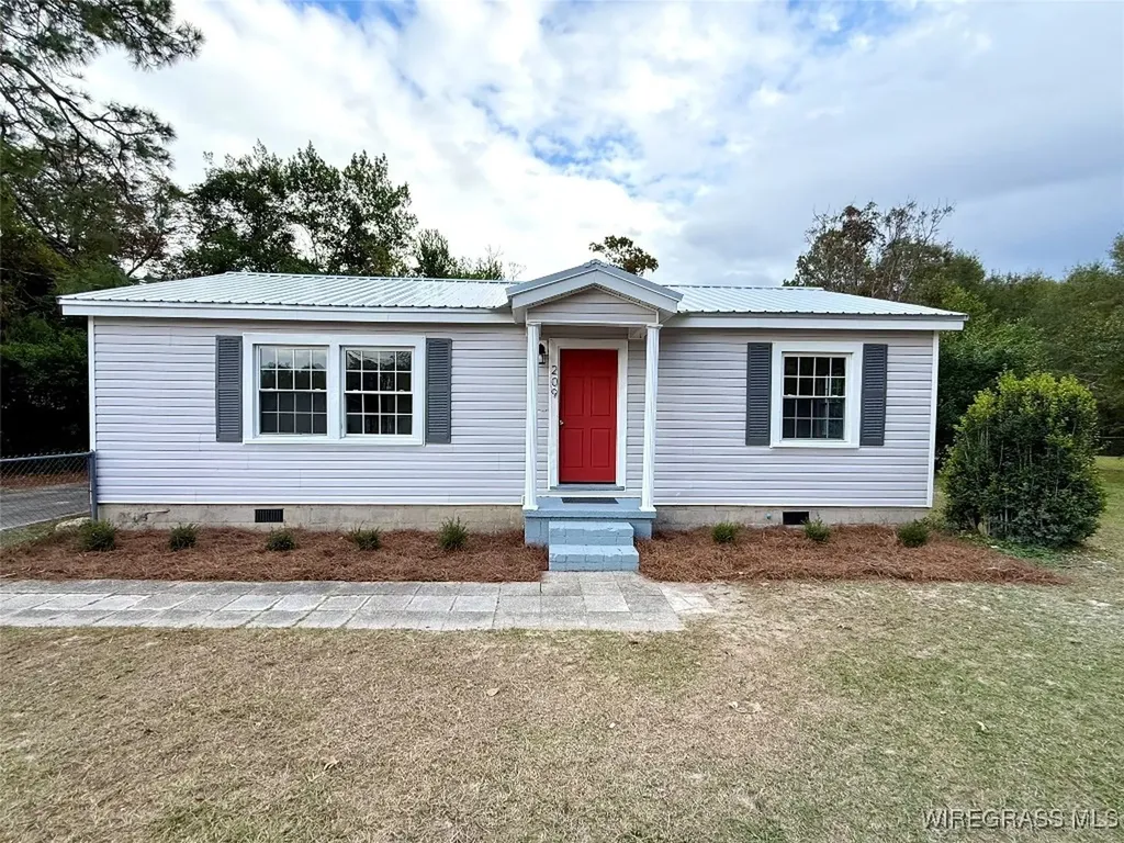 209 Leatherwood Court Ozark AL 36360