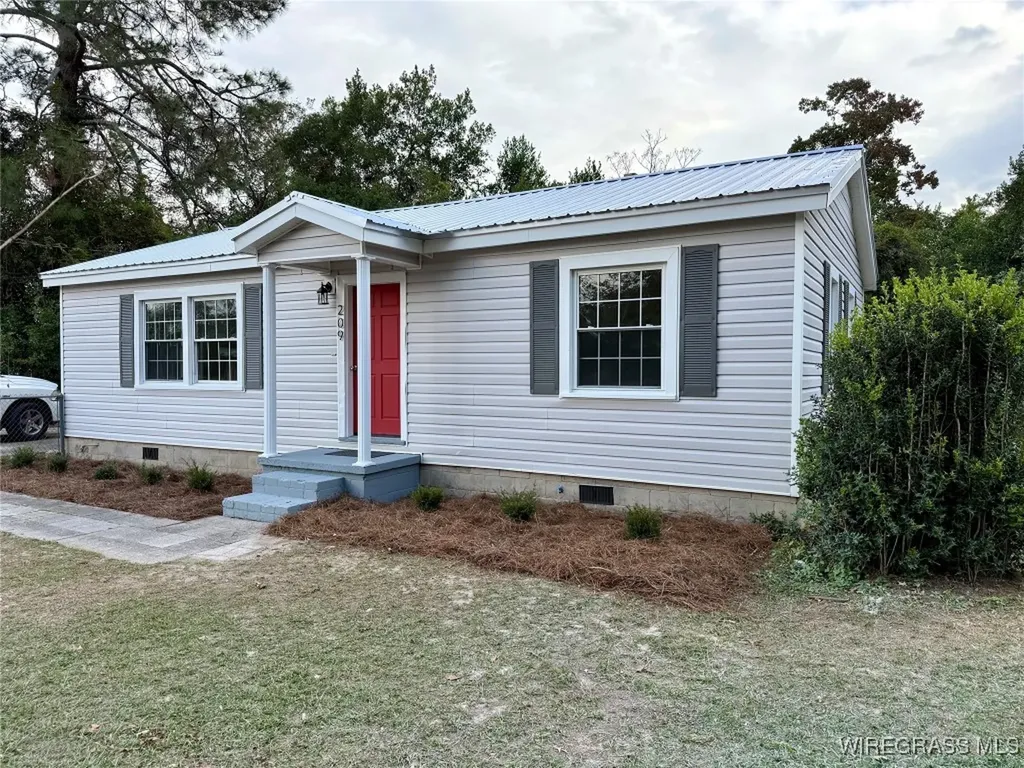 209 Leatherwood Court Ozark AL 36360