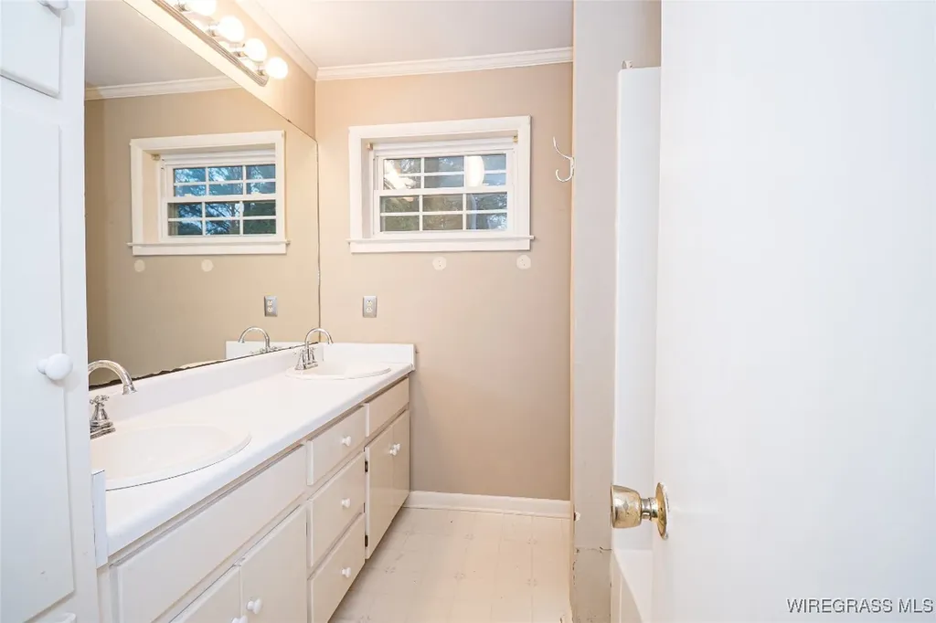 1012 Trawick Road Dothan AL 36305