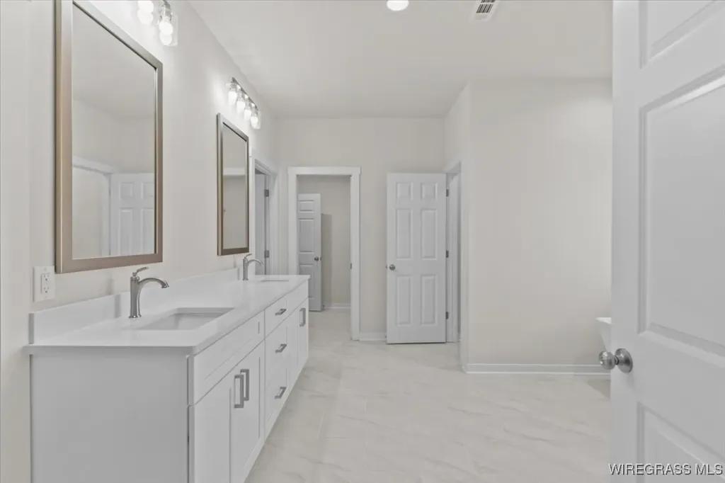 105 Hand Lane Enterprise AL 36330