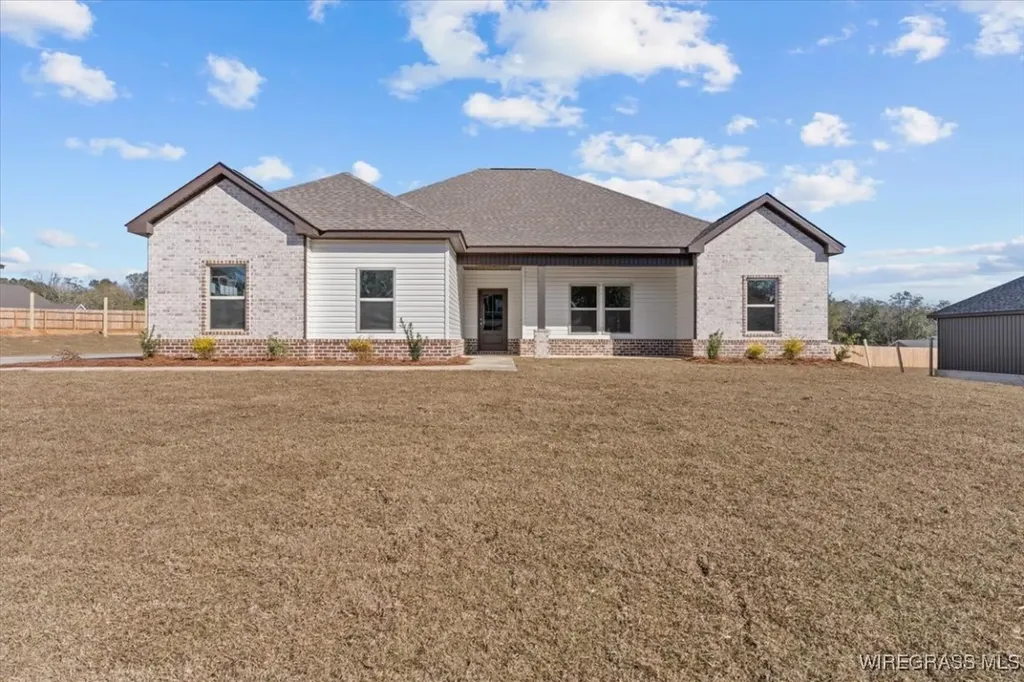 105 Hand Lane Enterprise AL 36330