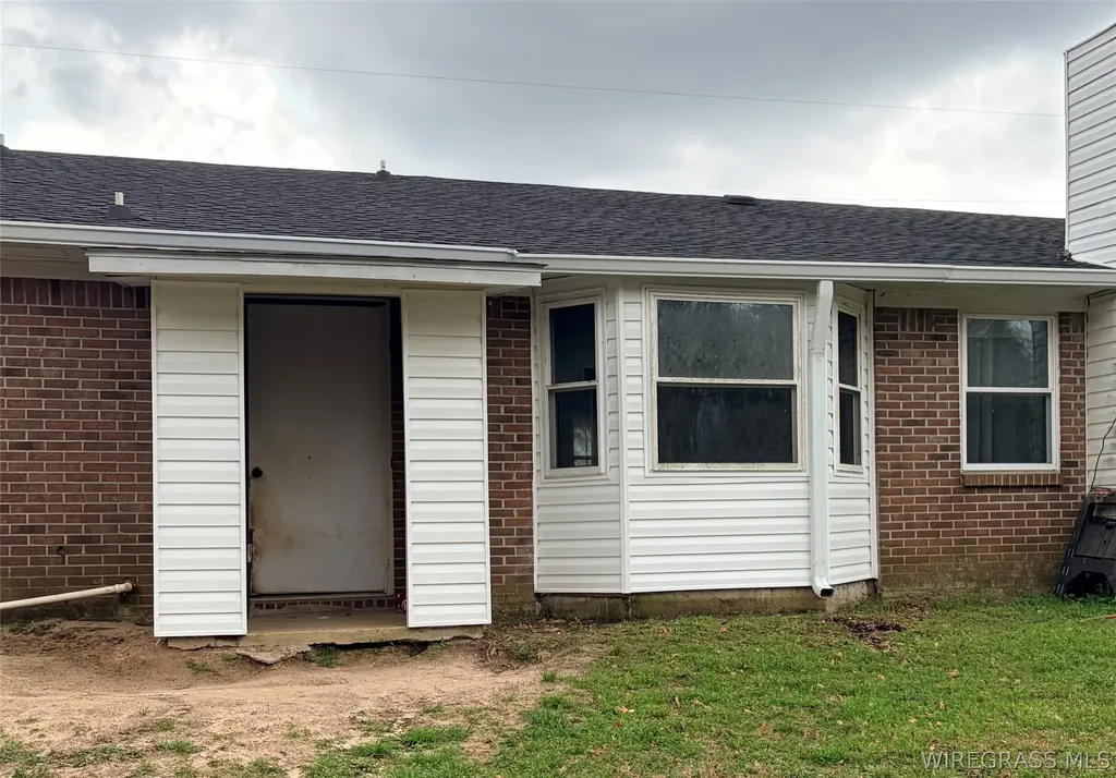 1499 E Neva Drive In Road Geneva AL 36340