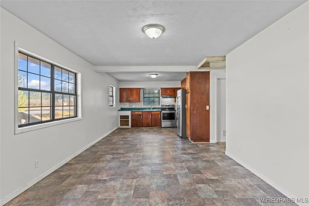 245 W Main Street Daleville AL 36322