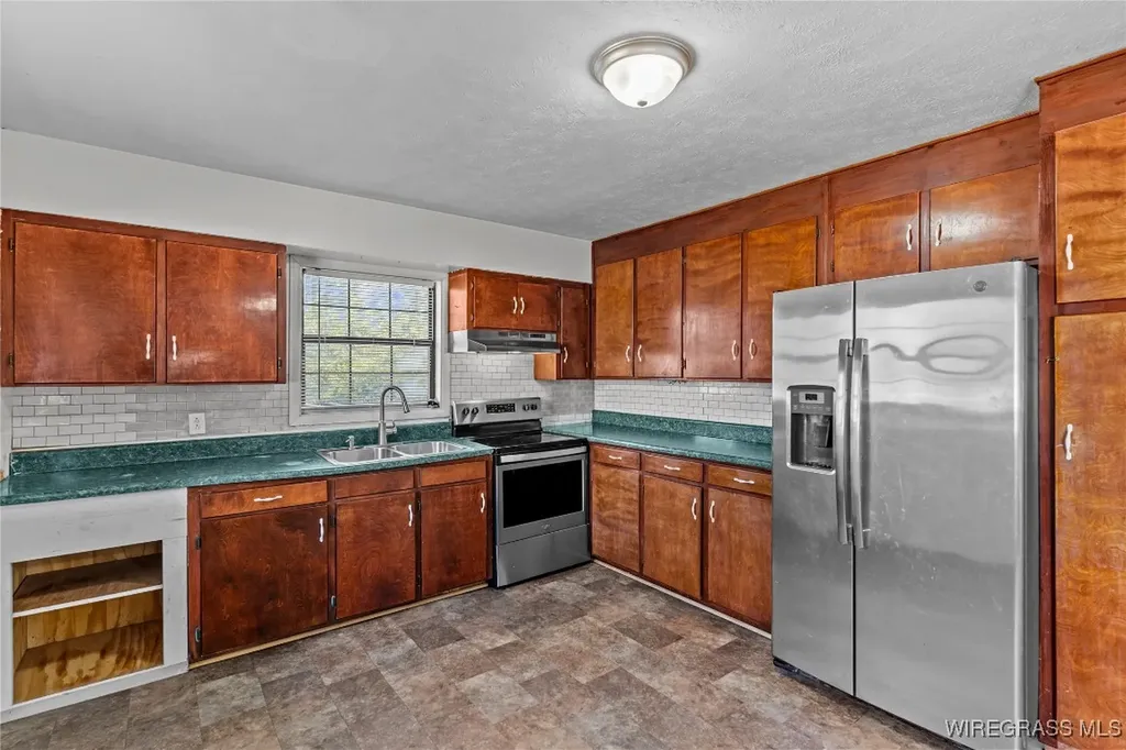 245 W Main Street Daleville AL 36322