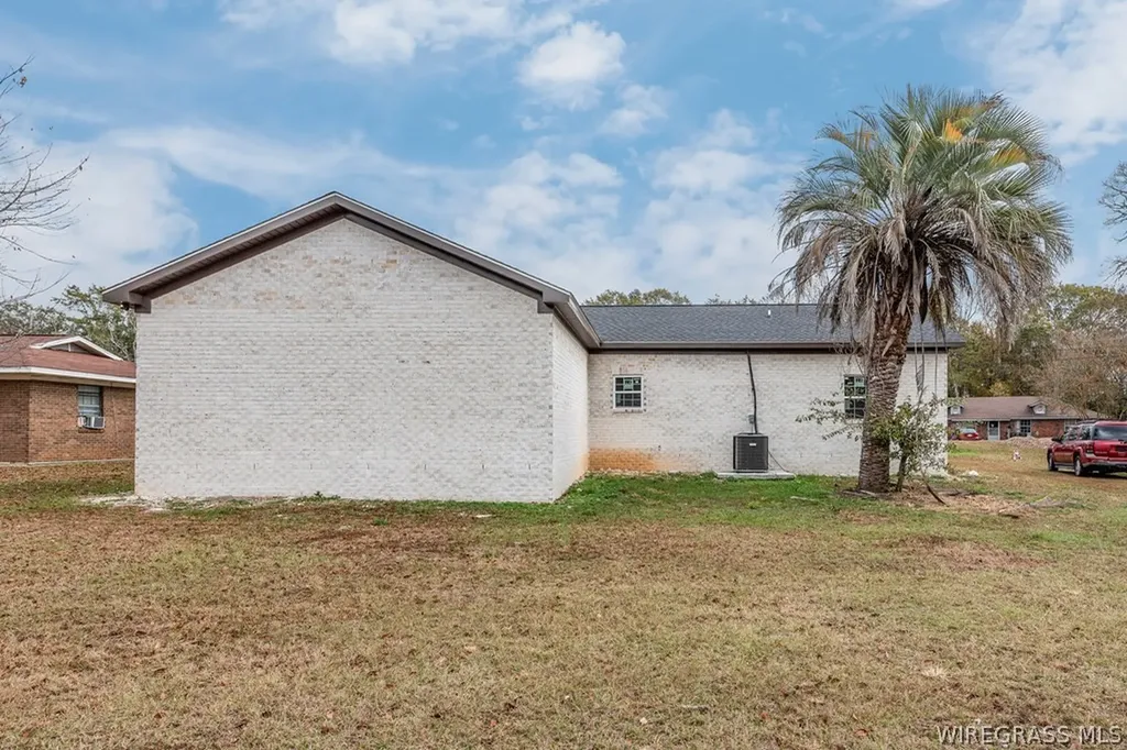 307 Williams Circle Hartford AL 36344