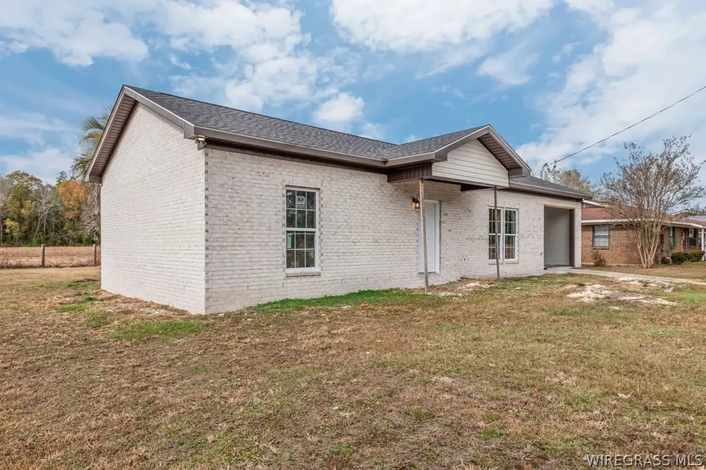 307 Williams Circle Hartford AL 36344