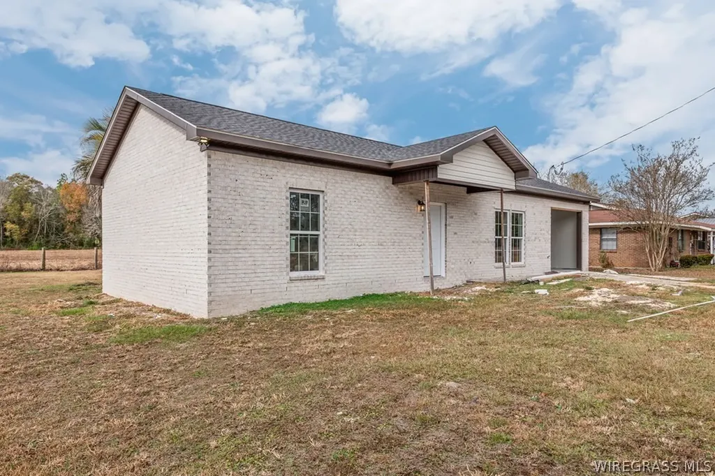 307 Williams Circle Hartford AL 36344