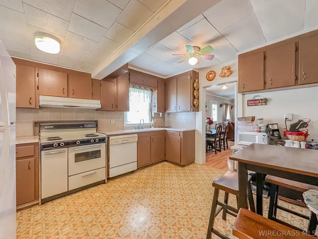 6569 E State Highway 52 Highway Hartford AL 36344