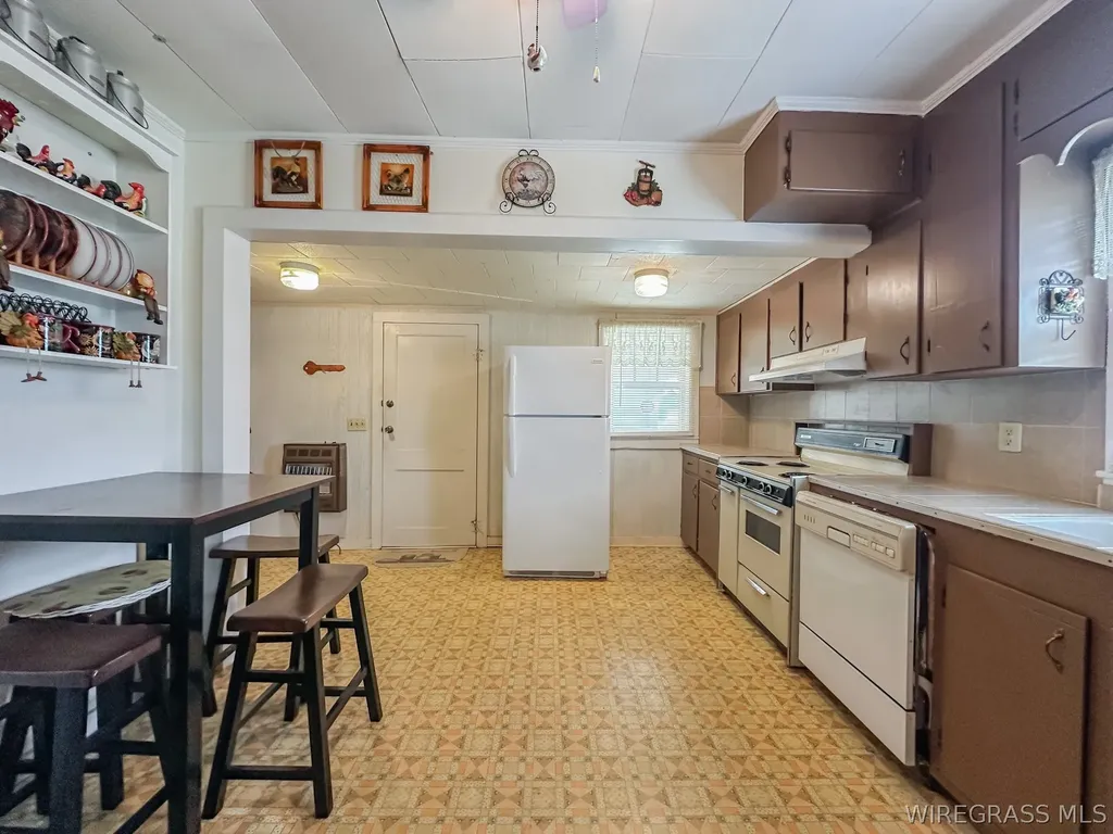 6569 E State Highway 52 Highway Hartford AL 36344