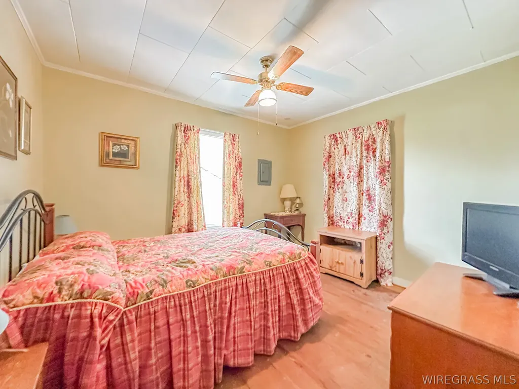 6569 E State Highway 52 Highway Hartford AL 36344