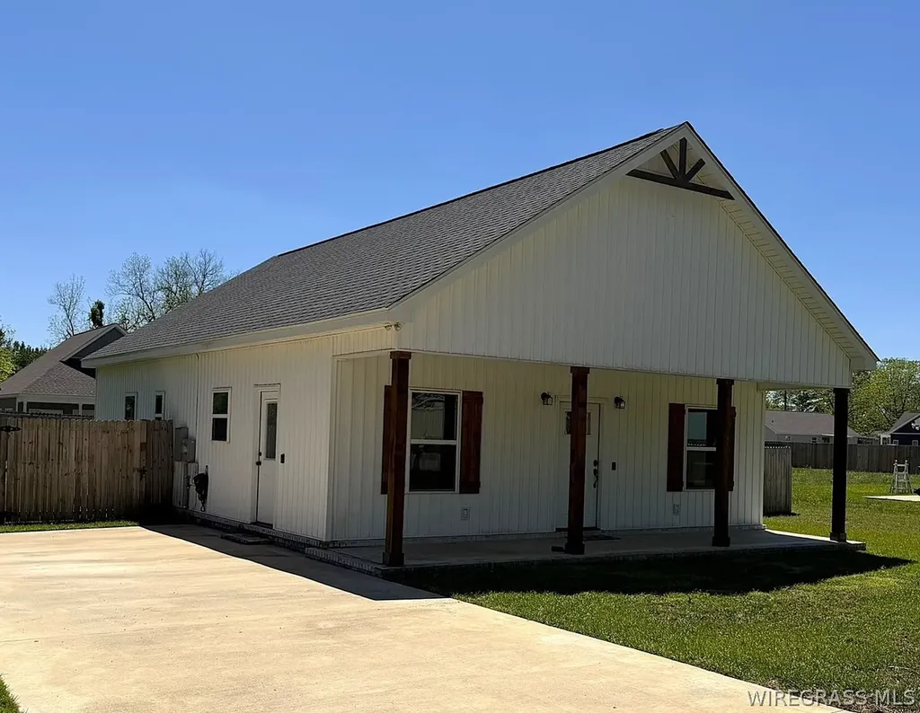 226 Loveless Street Hartford AL 36344