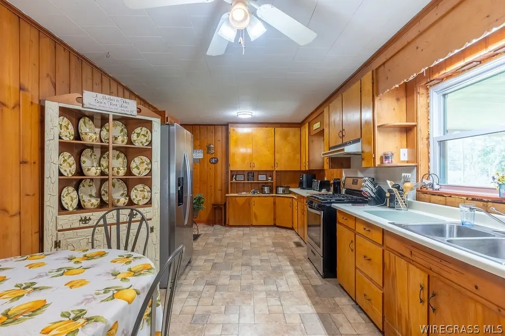 1051 Morrow Avenue Elba AL 36323