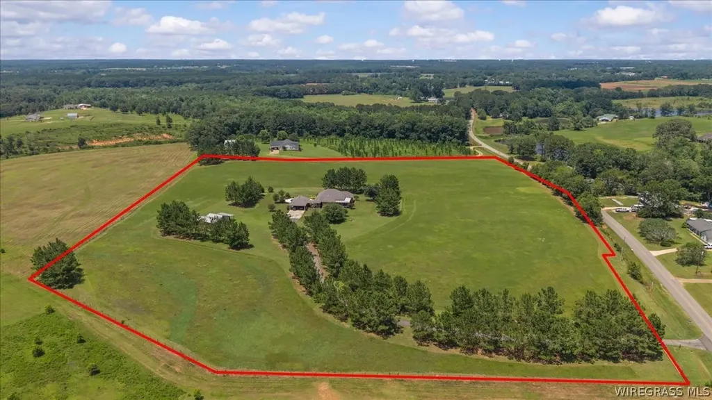 253 County Road 622 Enterprise AL 36330