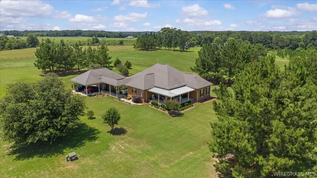 253 County Road 622 Enterprise AL 36330