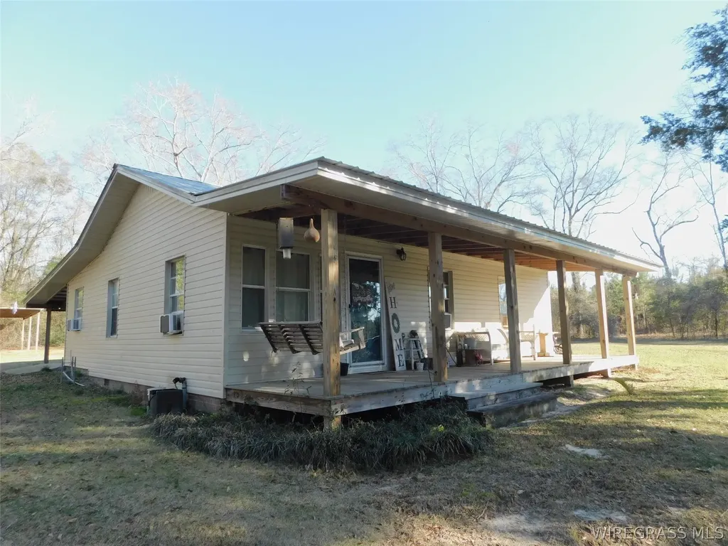 28584 Hammett Road Andalusia AL 36421