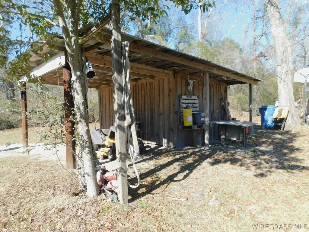 28584 Hammett Road Andalusia AL 36421
