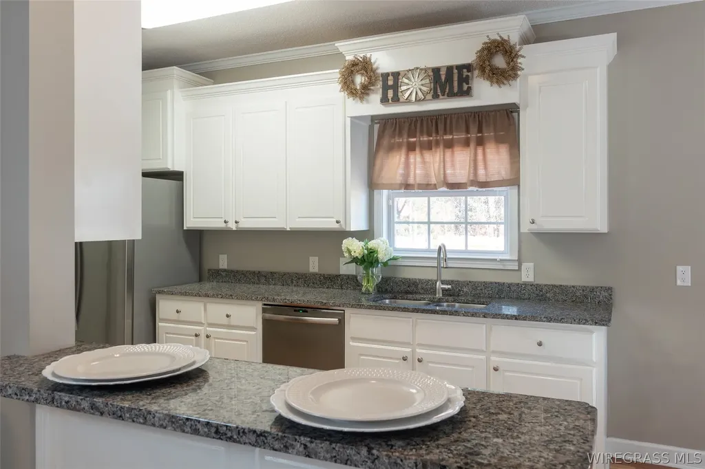 612 Frankfort Drive Dothan AL 36305