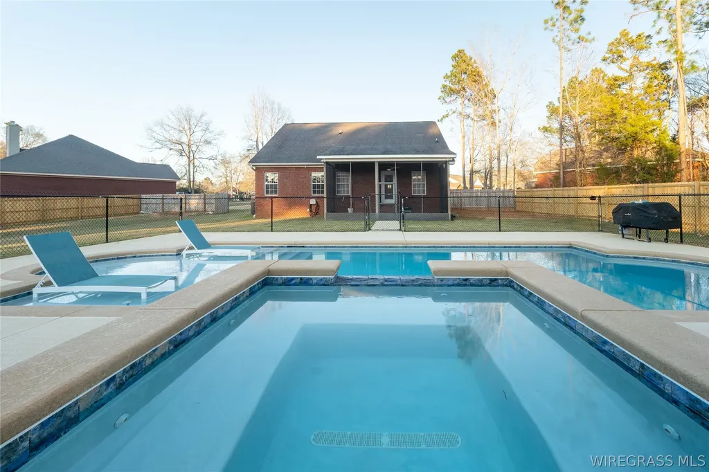 612 Frankfort Drive Dothan AL 36305