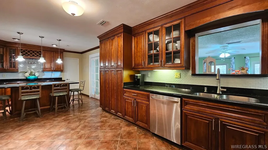 1425 Lakeview Road Ozark AL 36360