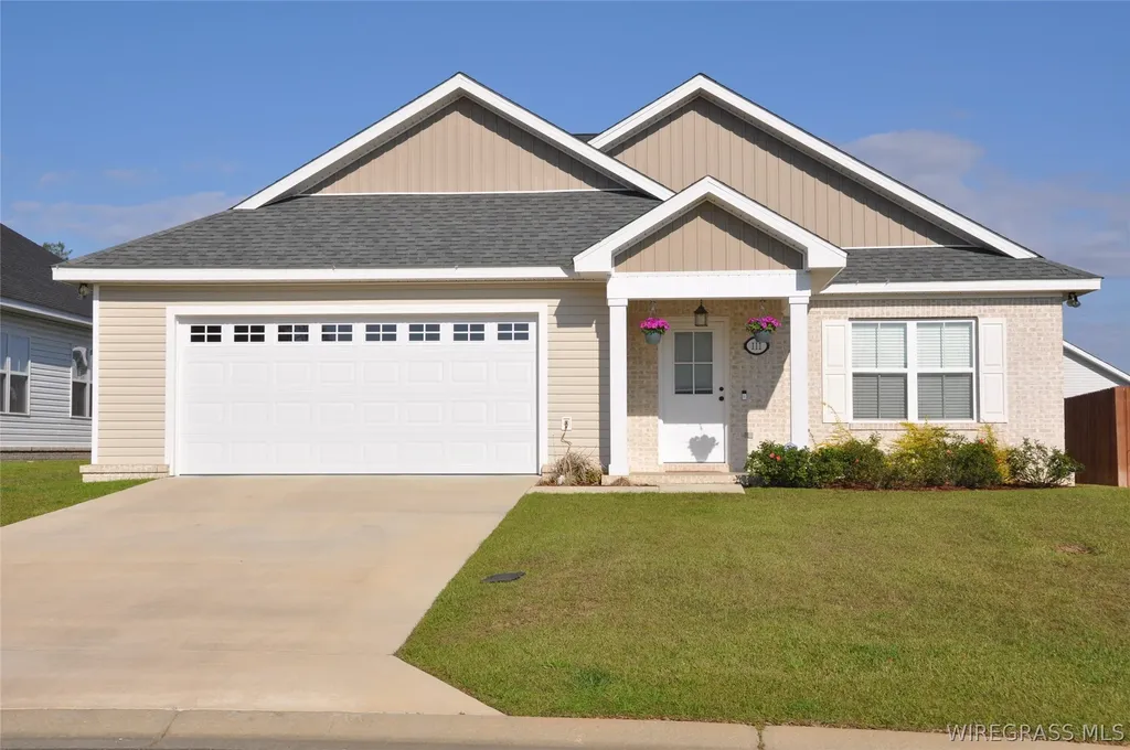 111 Mapleleaf Court Enterprise AL 36330